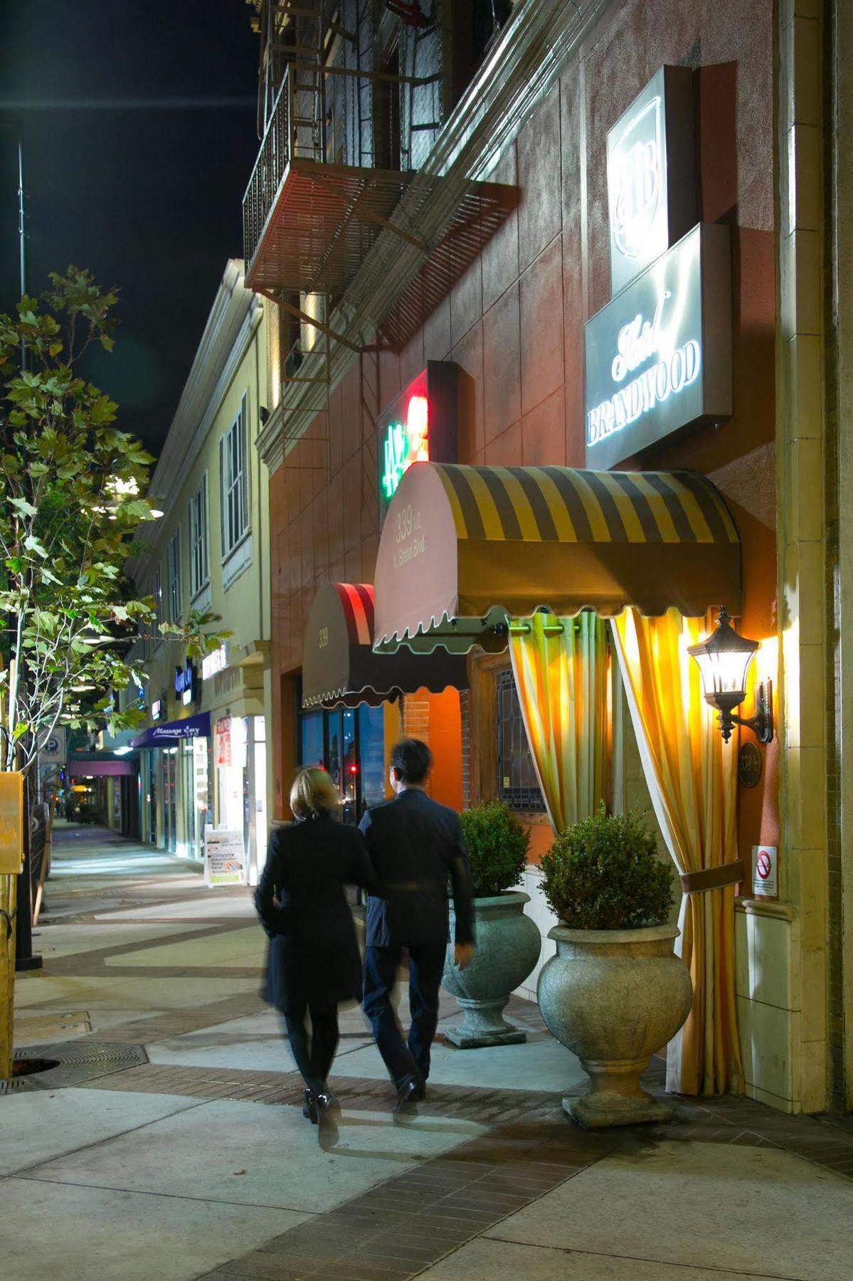 Brand Plaza Hotel Glendale Exterior photo